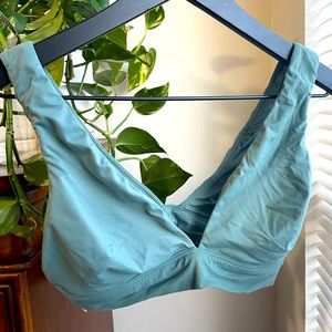 Victoria’s Secret Unlined Soft Wireless Lounge Bra